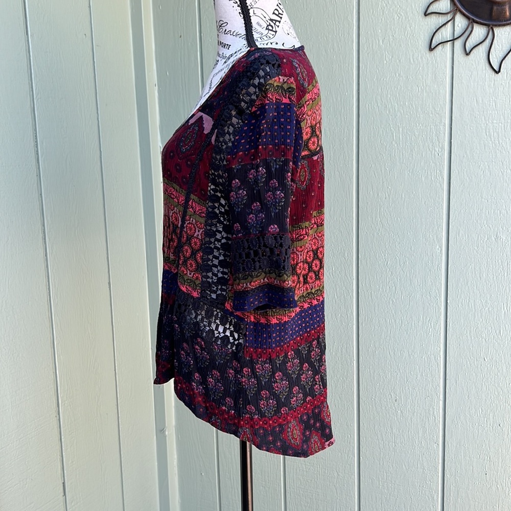 Patrons of peace multicolor top size large. - Picture 3 of 8